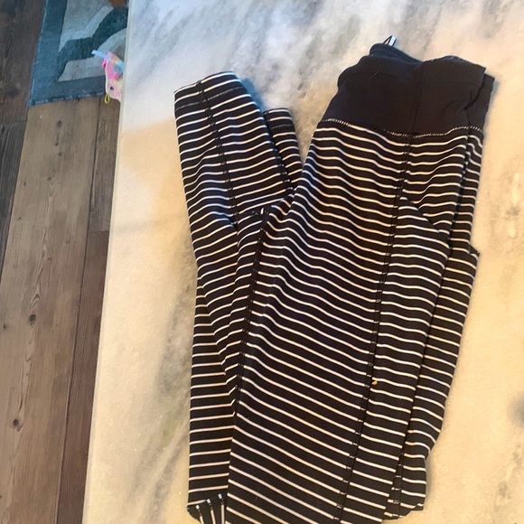 Lululemon striped full legging - Picture 2 of 3